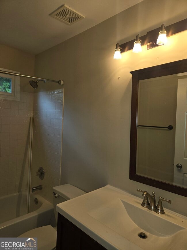 Building Photo - 3450 Evonvale Glen