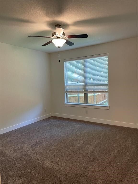 Building Photo - 624 Parkline Dr