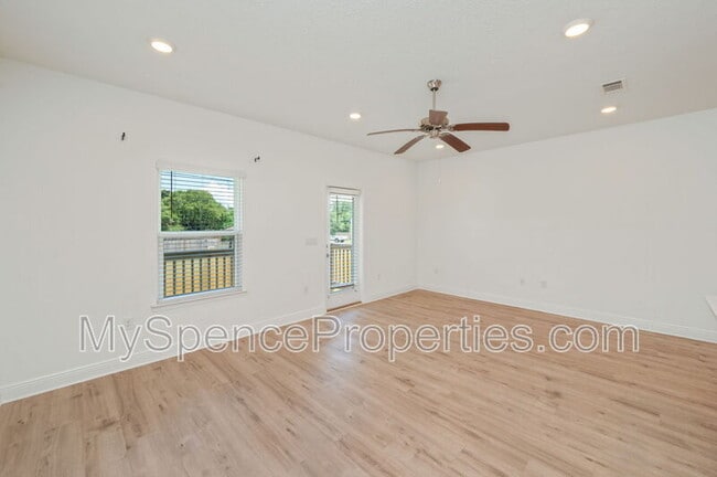 Building Photo - 5 Renea Cv