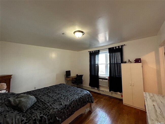 Building Photo - 47-3 58th Ln