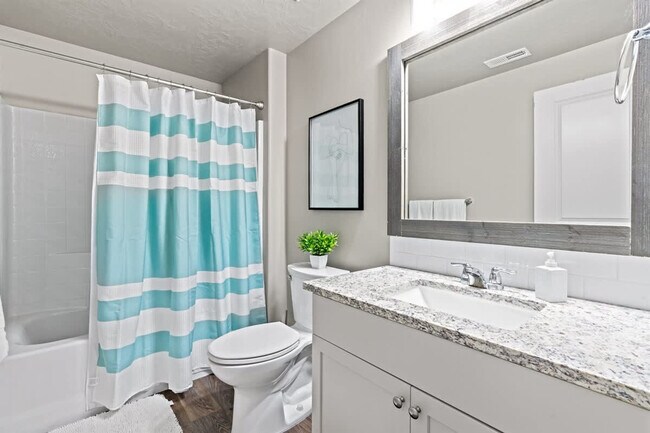 Building Photo - 16730 Suffolk Ave