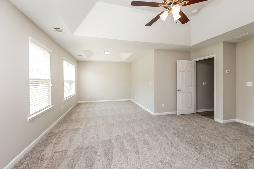 Building Photo - 55 Bollen Ln