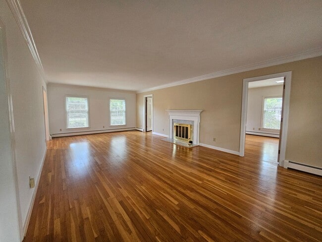 Building Photo - WITCH DUCK POINT