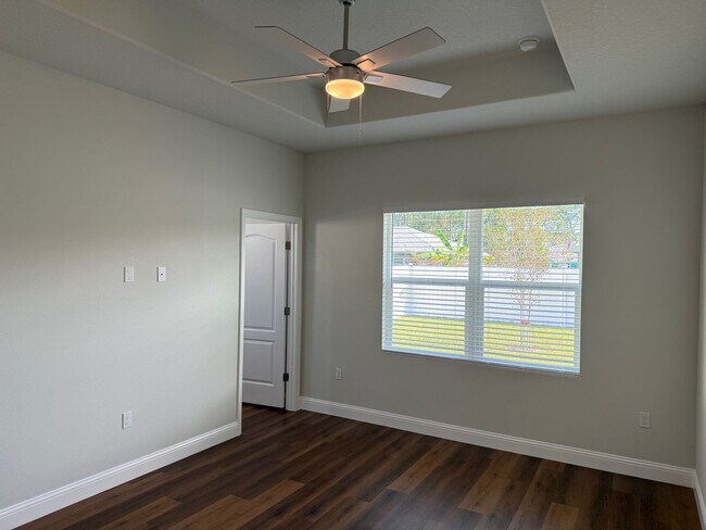 Building Photo - Brand new 3/2/1 with screed in porch and f...