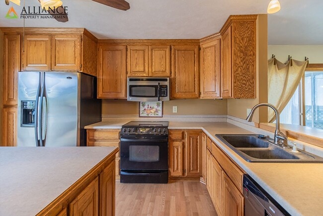 Building Photo - $300 OFF 1st MONTH'S RENT! Amazing, Spacio...