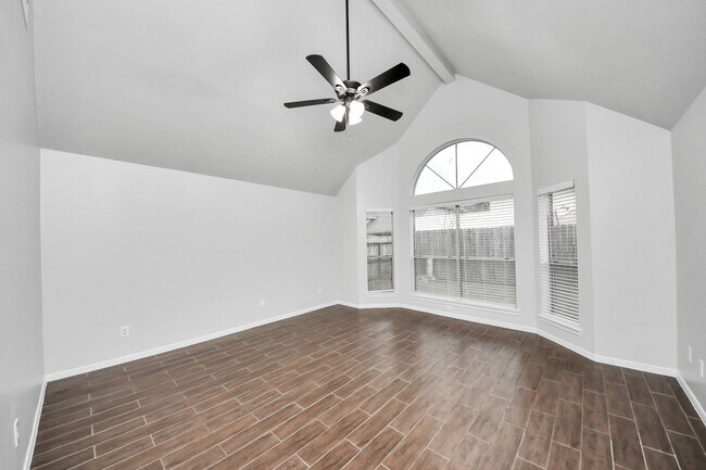 Building Photo - 16243 April Ridge Dr