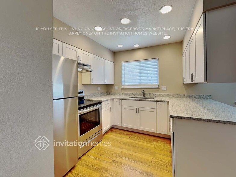 Building Photo - 7025 Burroback Ct
