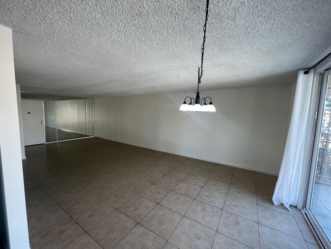 Building Photo - 2 Bedroom 2 Bath Spacious Condo For Rent in Long Beach Comes with Assigned Garage Space - Marketi...