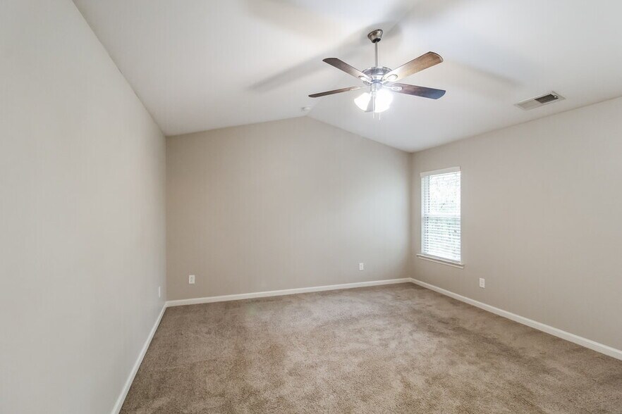 Building Photo - 414 Darbys Run Ct