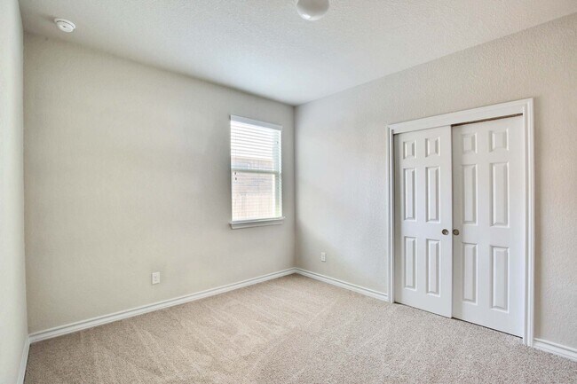 Building Photo - 8008 Massa Dr