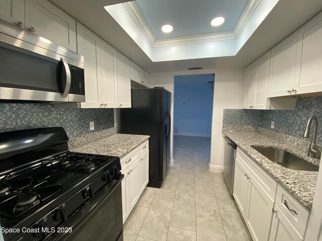 Building Photo - 43 Bogart Pl