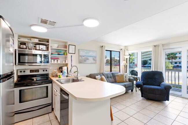 Building Photo - 497 Plantation Rd