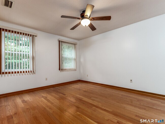 Building Photo - 115 Brandegee Ln