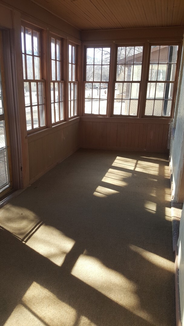 Building Photo - 2 bedroom 1 bath home