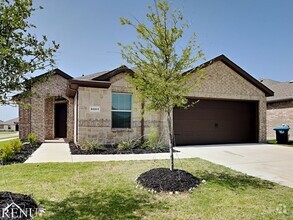 Building Photo - 9001 Eagles Landing Dr