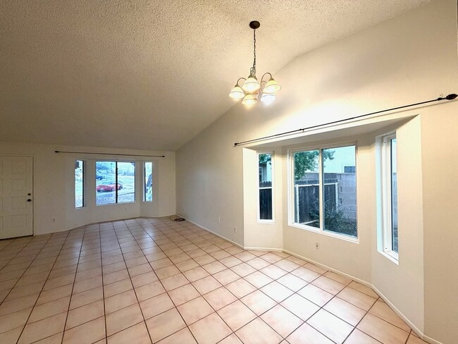 Building Photo - 10106 Cll Del Este