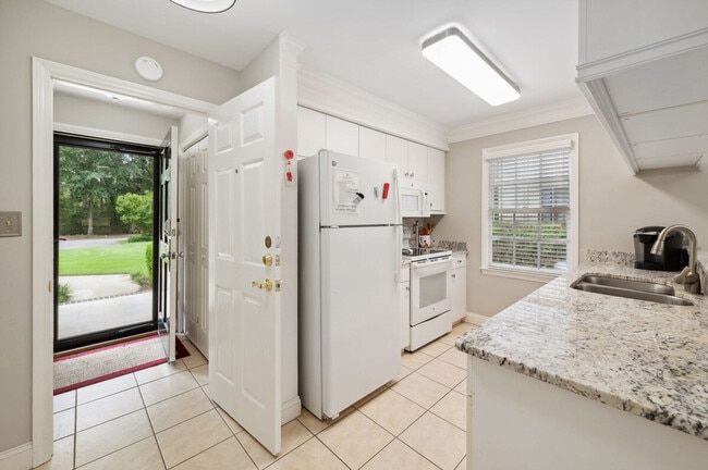 Building Photo - 462 Masters Dr