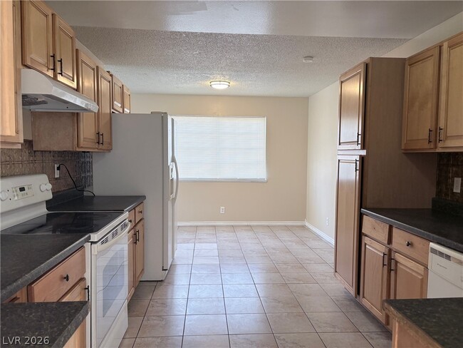 Building Photo - 6100 Jones Cir