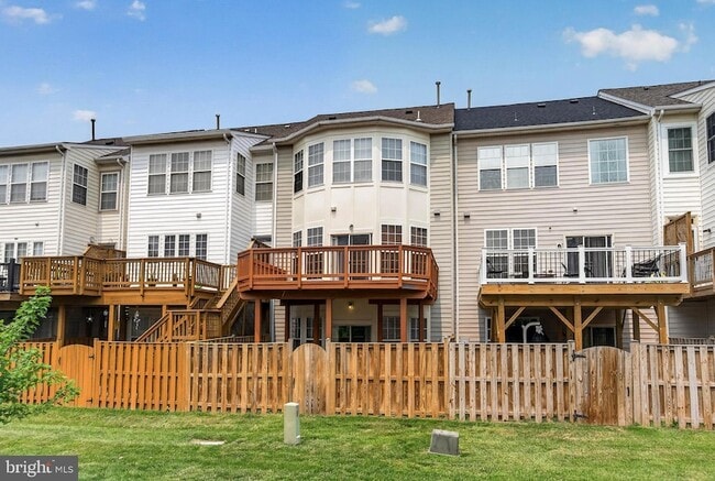 Building Photo - 6805 Oregano Ln