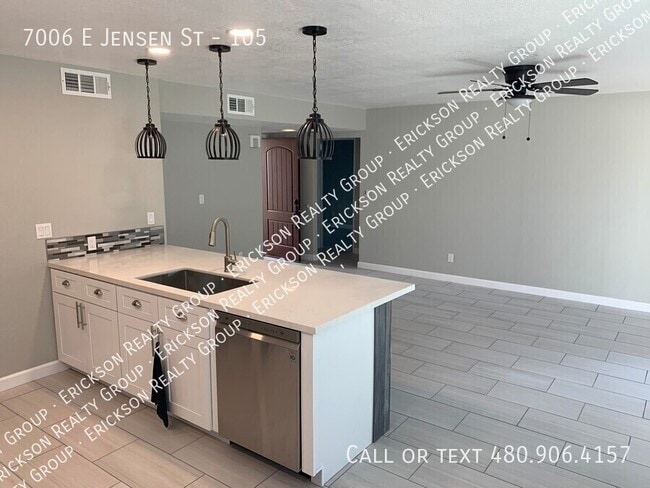 Building Photo - 7006 E Jensen St