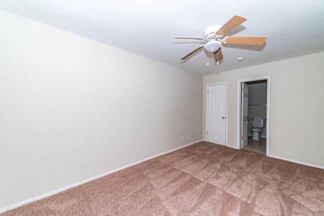 Building Photo - 1-Bedroom in North Point