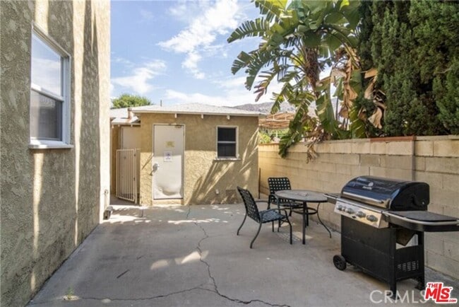 Building Photo - 2334 Keeler St