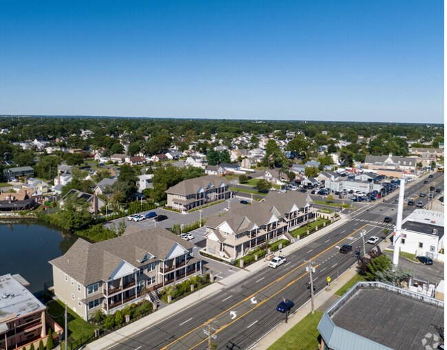 Building Photo - 1163 Montauk Hwy