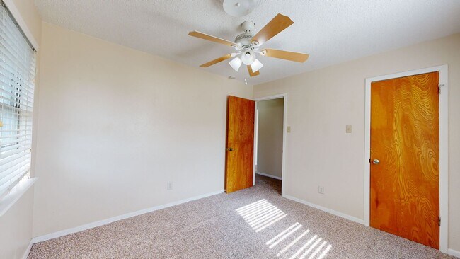 Building Photo - SPACIOUS HOUSE FOR RENT!!!