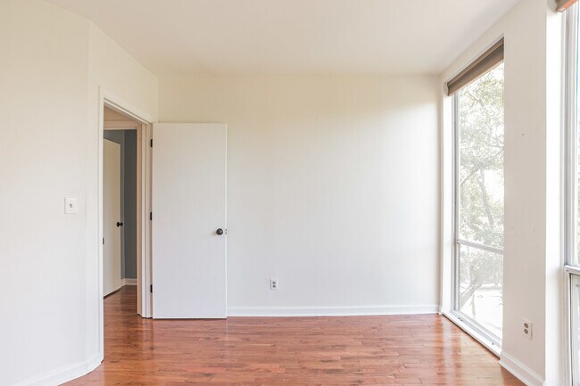 Building Photo - 287 14th St NW