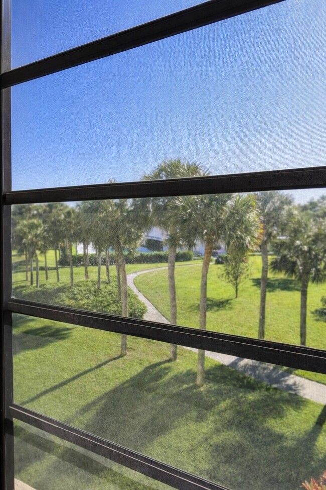 Building Photo - 3826 Whitehall Dr