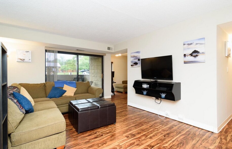 Building Photo - 5909 Tamar Dr