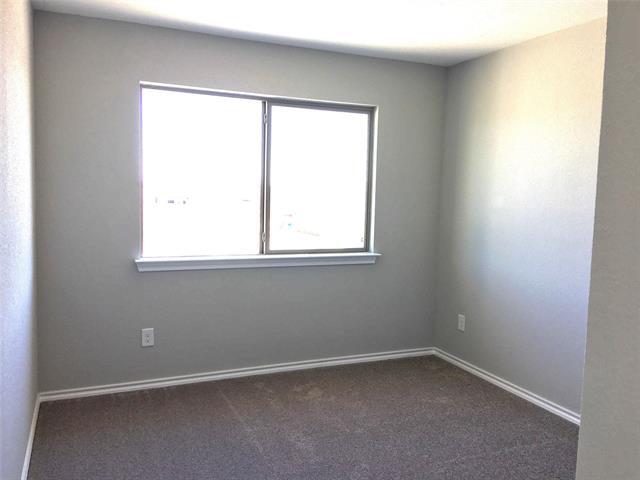 Building Photo - 601 Long Prairie Dr