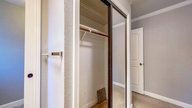 Building Photo - Well Maintain West Side Single Story 3 bedroom 2 bathroom home with 2 car garage