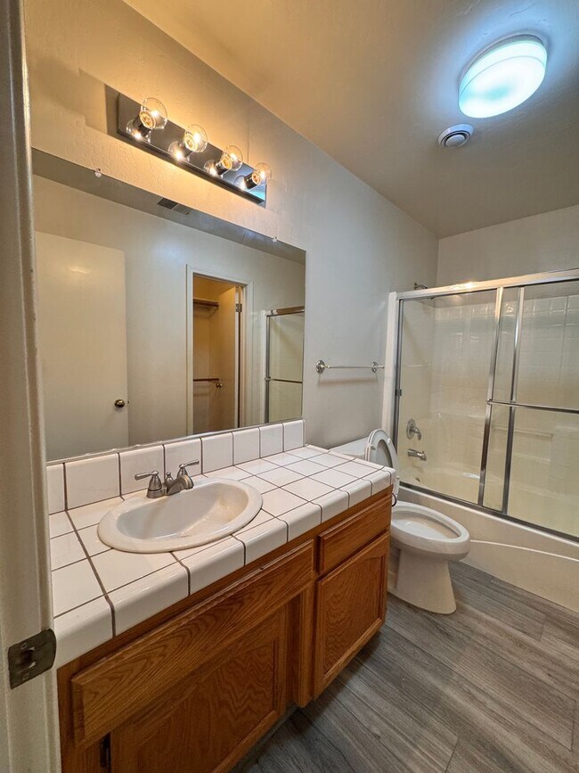 Building Photo - 5708 Clear Valley Ct