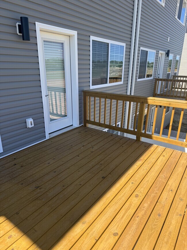 Building Photo - 220 W Samuel Ave