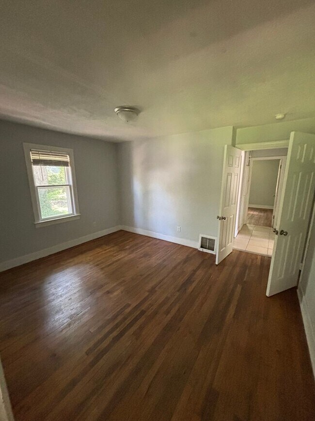 Building Photo - Charming 3-Bedroom Stone Home with Spacious Yard