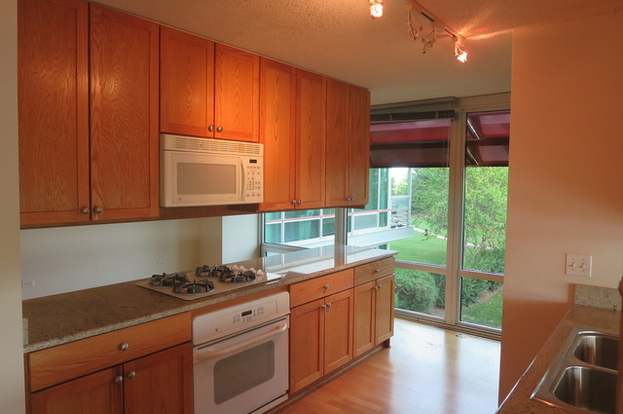 Building Photo - 9655 Woods Dr