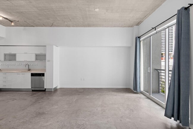 Building Photo - 133 NE 2nd Ave