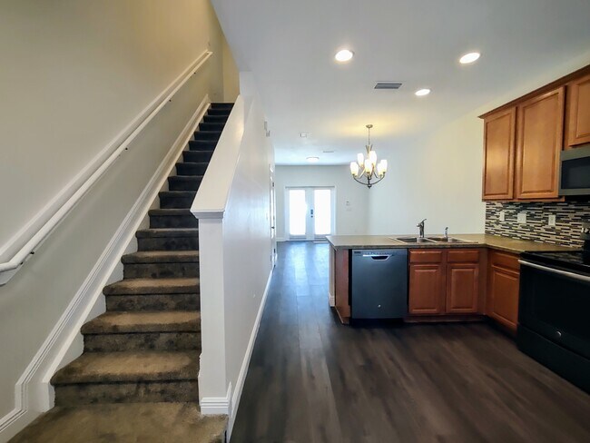 Building Photo - 653 Drake Bay Terrace