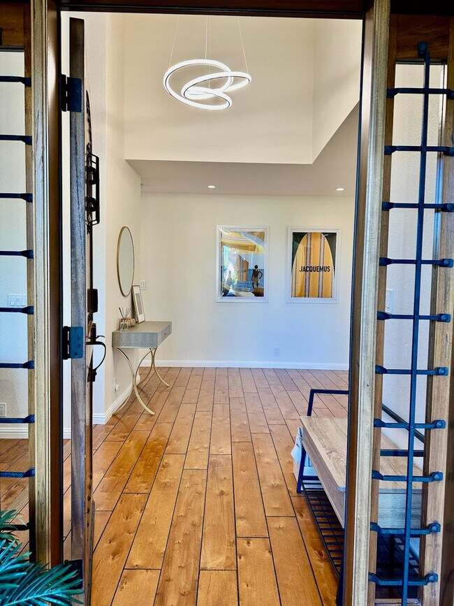 Building Photo - 6505 Skyfarm Dr