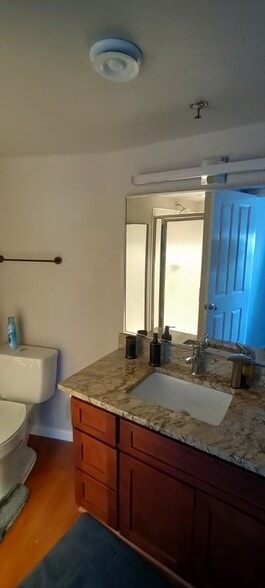 Bathroom 2 - 530 Melrose Ave E