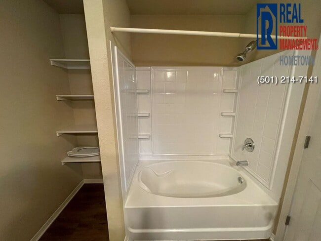 Building Photo - 2064 Fern Valley Dr