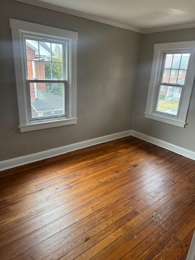 Building Photo - 3 bed/1 bath townhome in Clairton, PA 15025