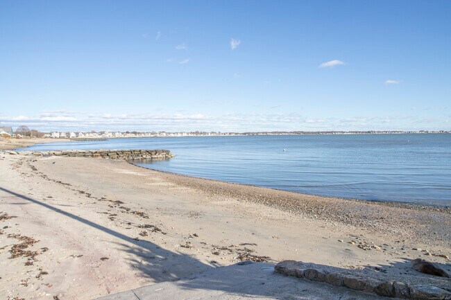 Building Photo - 10 Dorothy Rd