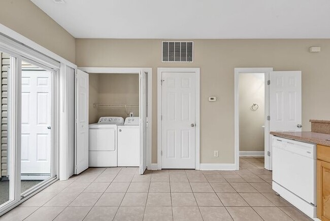 Building Photo - Rents always include high speed internet, cable, water, sewer, trash & pest control without any c...