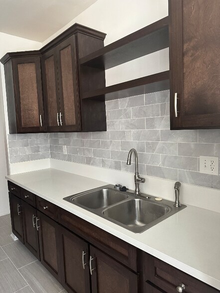 Primary Photo - 3221 W 43rd Pl