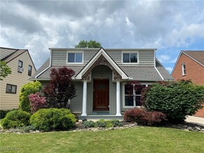 Building Photo - 2452 Bromley Rd