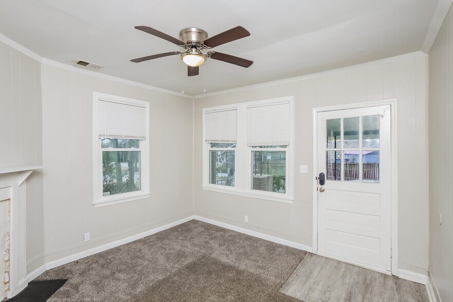 Building Photo - 1106 Page St