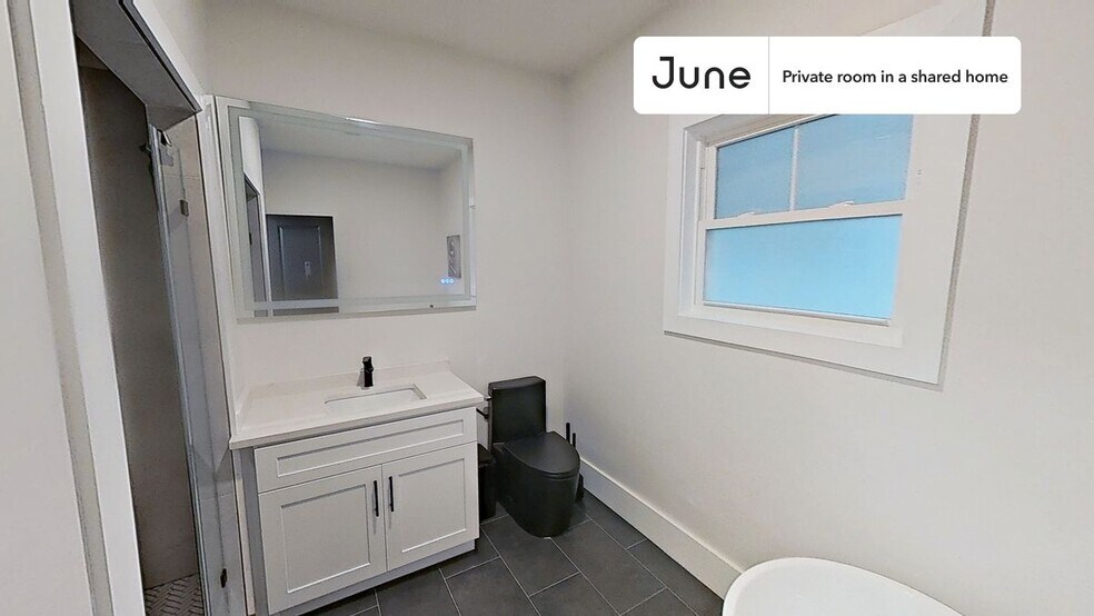 Building Photo - Room in Shared 5 bed/2 bath home