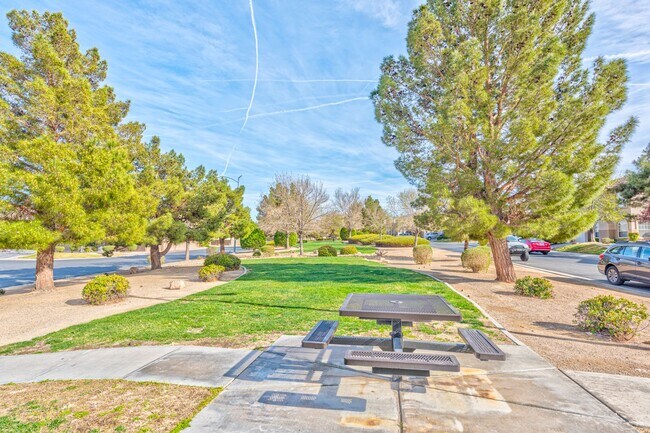 Building Photo - 1637 Cave Spring Dr